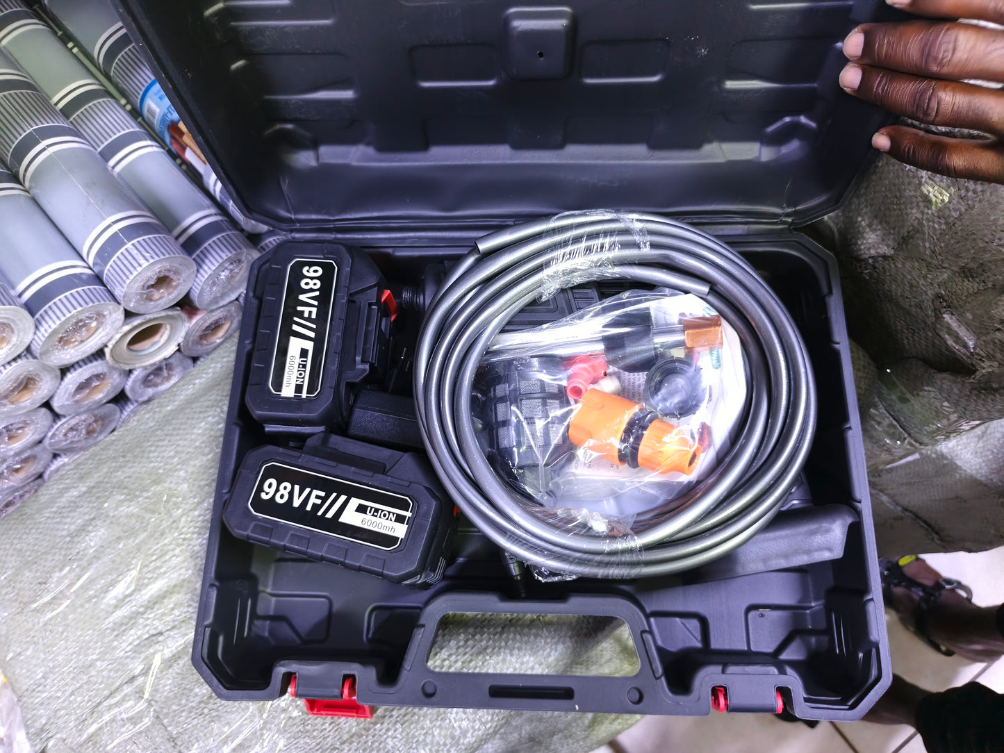 Pistolet Laveur Haute Pression Sans Fil 98V — 2 Batteries + Mallette